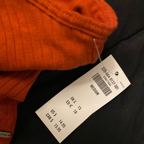 2 hollister halter tops - Picture 4 of 4